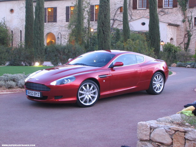 Aston Martin DB9