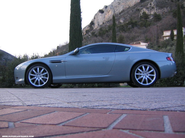 Aston Martin DB9